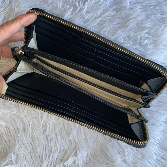 Kate spade wallet black & cream floral Gently pre owned - Picture 3 of 7